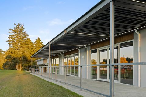 Opening Louvres installation by Impact Outdoors