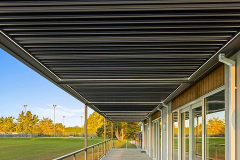 Automatic black Louvre done in Rakaia Rugby Football club